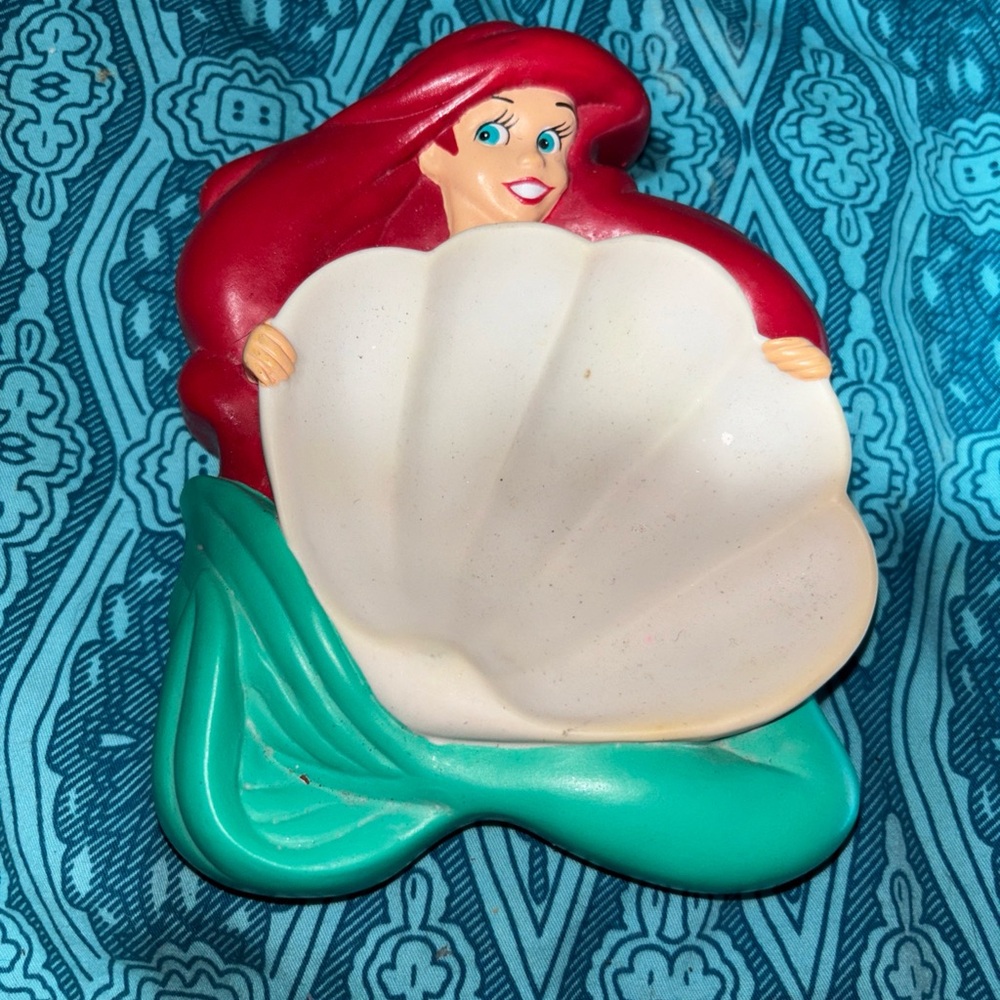 Disney Red and Green Mermaid Shell Soap Dish
